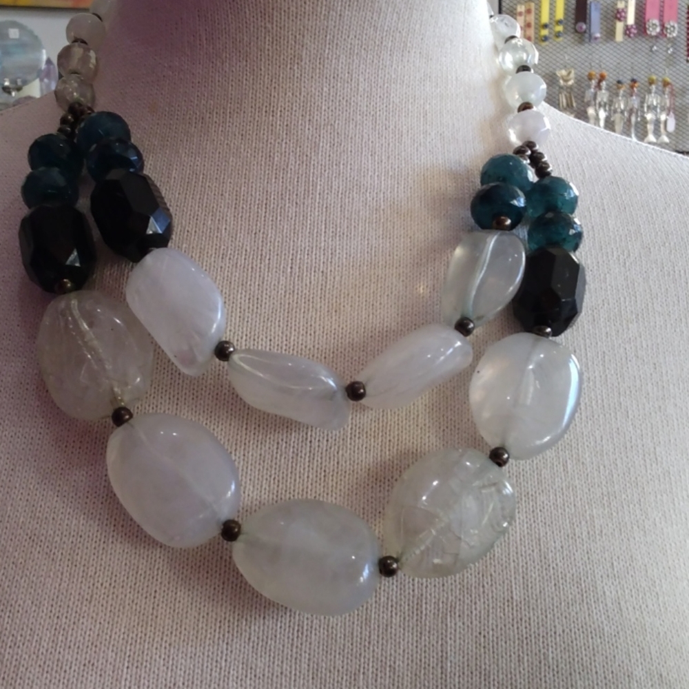 Chunky statement necklace
